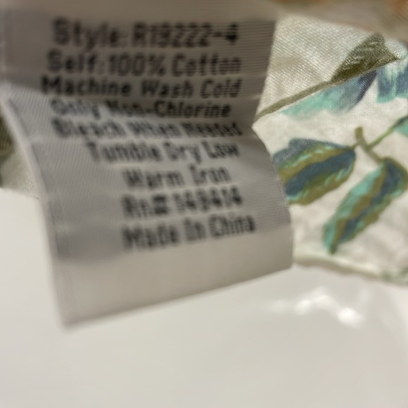 Johnny Was Floral Puff sleeve Blouse. Excellent condition See measurements . - Picture 6 of 6